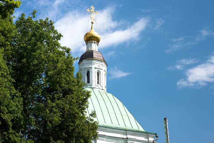 церковь крупным планом