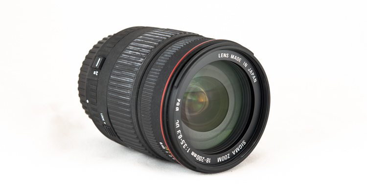 sigma 18-200mm спереди-сбоку