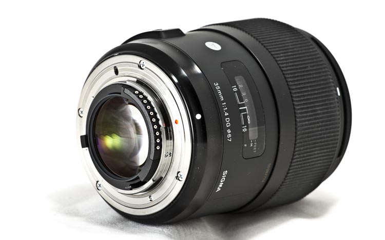 sigma 35mm сзади