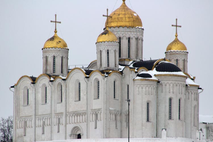 максимальное приближения 28-300mm