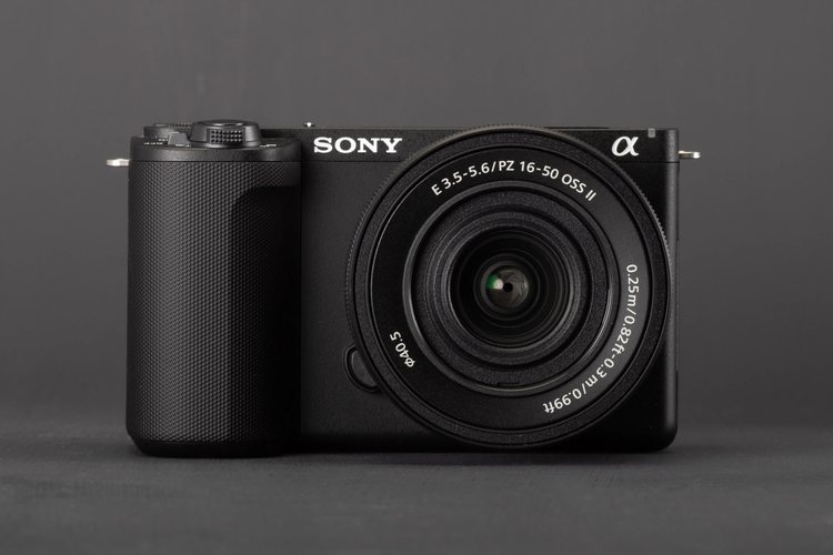 Камера Sony с китовым объективом 16-50 мм