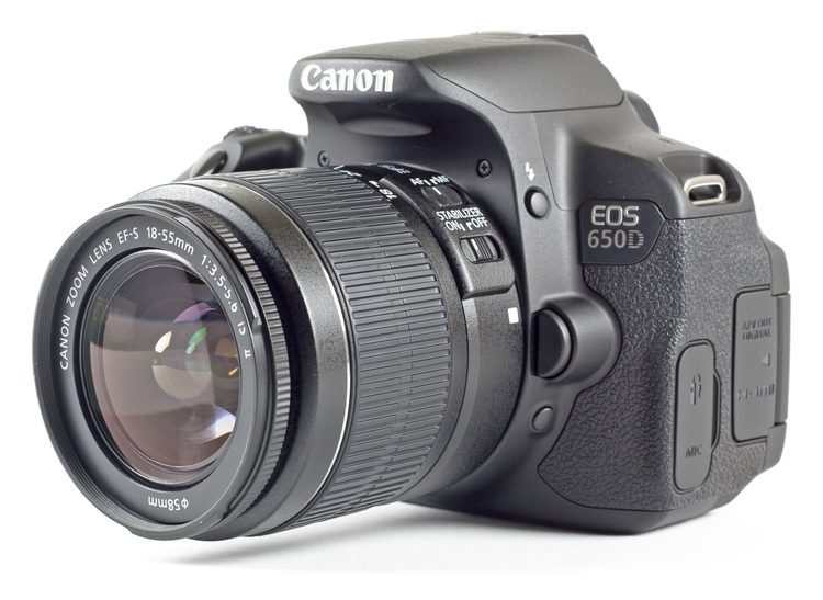 Зеркальный фотоаппарат Canon EOS 650D