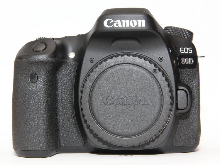 Зеркальный фотоаппарат Canon EOS 80D