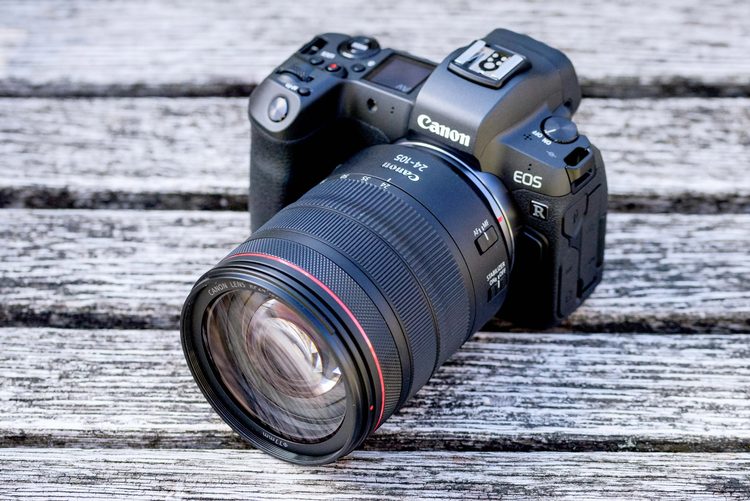 Полнокадровая беззеркальная камера Canon EOS R