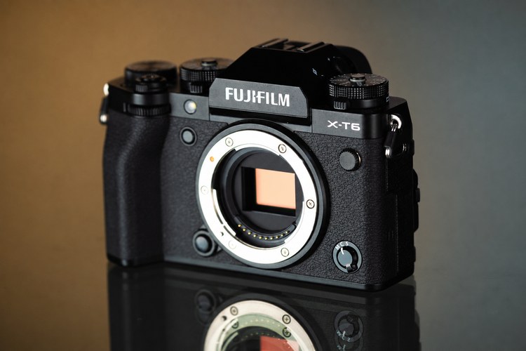 Концепт камеры Fujifilm X-T6 без объектива