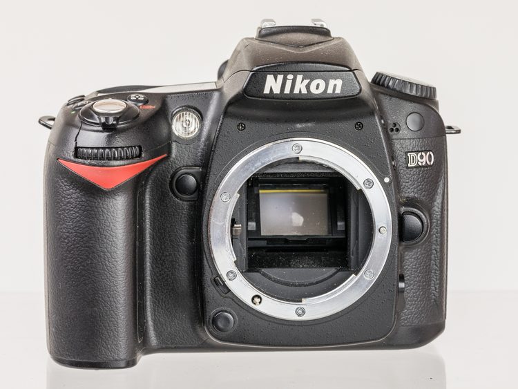 Зеркальный фотоаппарат Nikon D90