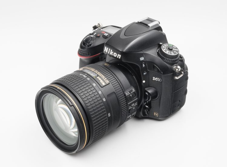 Полнокадровая зеркальная камера Nikon D610