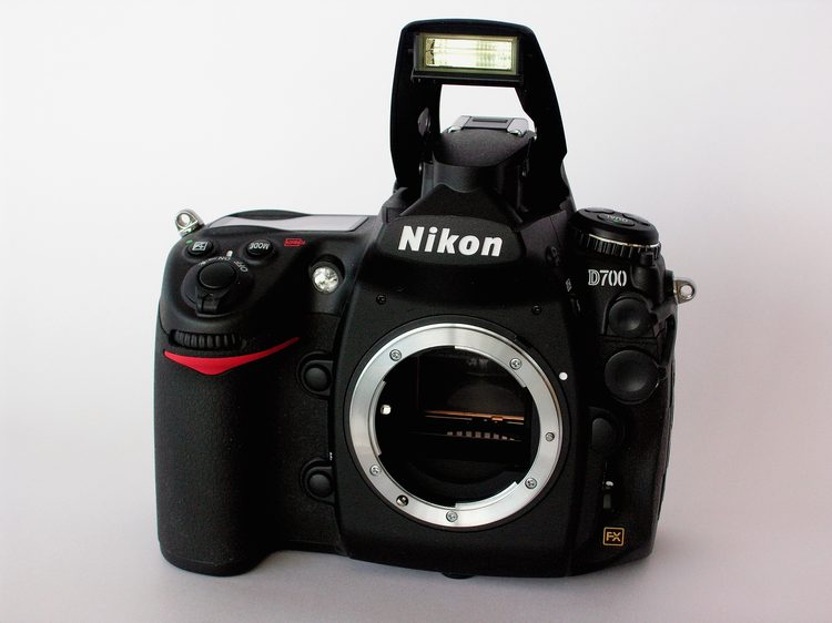 Полнокадровая зеркальная камера Nikon D700