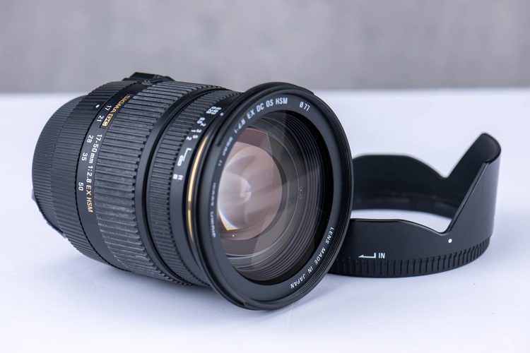 Объектив Sigma 17-50mm f/2.8 EX DC OS HSM