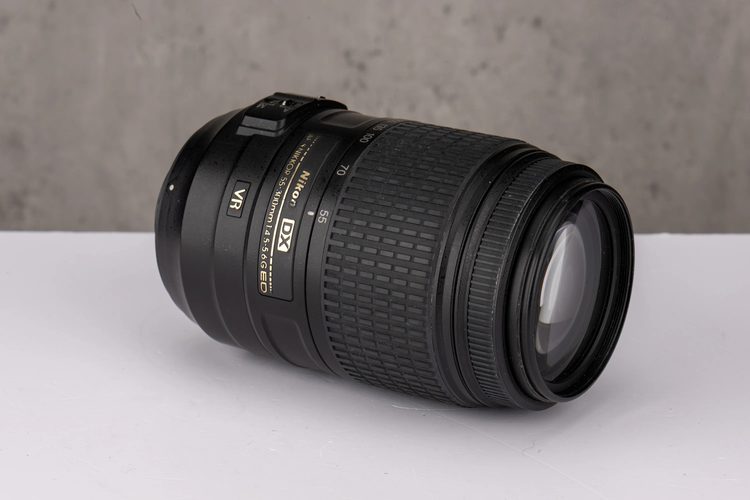 Объектив Nikon AF-S DX NIKKOR 55-300mm f/4.5-5.6G ED VR