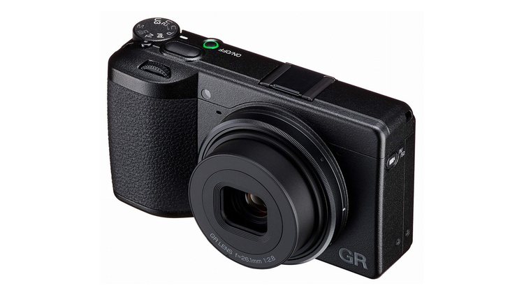 Ricoh GR IVx с выдвинутым объективом