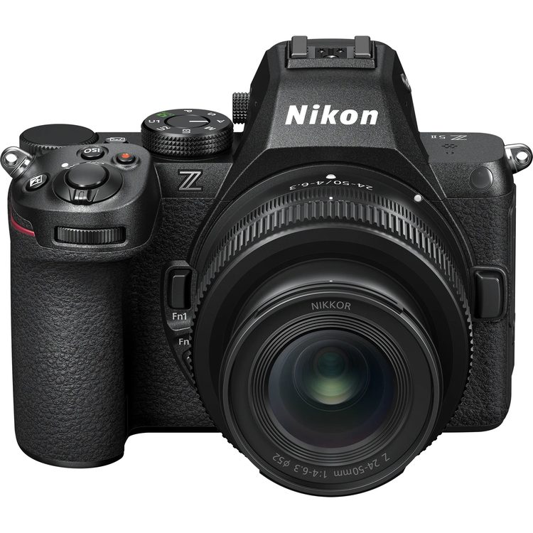 Nikon Z5 II с установленным объективом