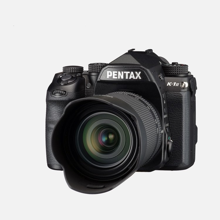 Полнокадровая зеркальная камера Pentax K-1 Mark II с объективом