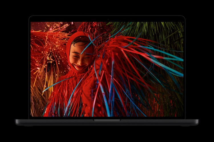 Портрет на дисплее MacBook Pro PROLED XDR