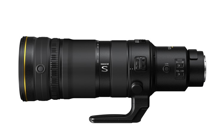 Nikon Z 120-300mm F2.8 со стороны переключателей